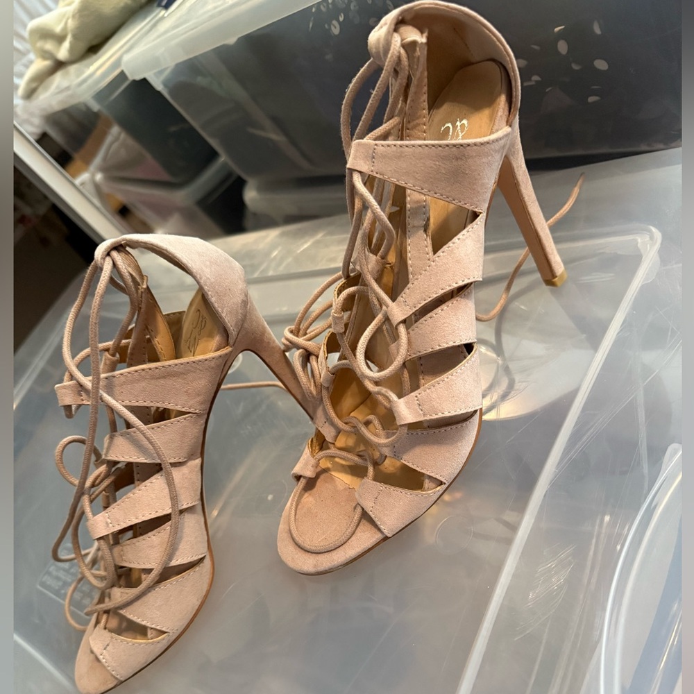 Beige Woven Sandals Lace Up Size 9